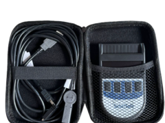 Husa cititor Tacho2Safe cu spatiu pentru cabluri